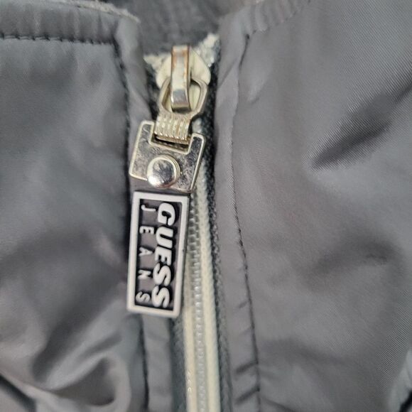 Guess outerwear vest, zip up, collared fleece lined 100% polyeurothane, size S - Picture 7 of 7